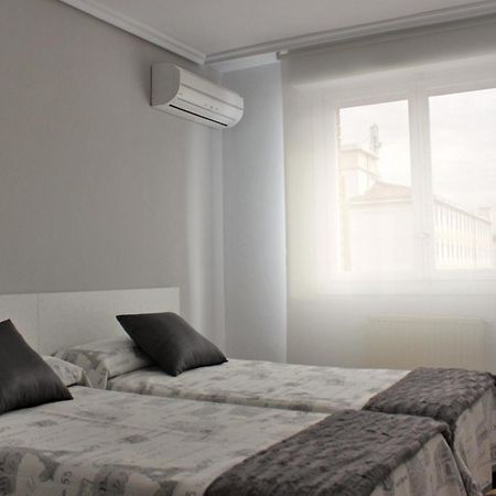 Pension Mayte Pamplona Bagian luar foto