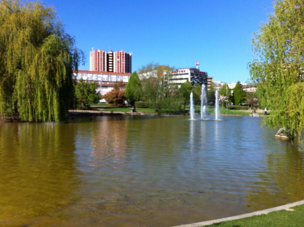 Pension Mayte Pamplona Bagian luar foto